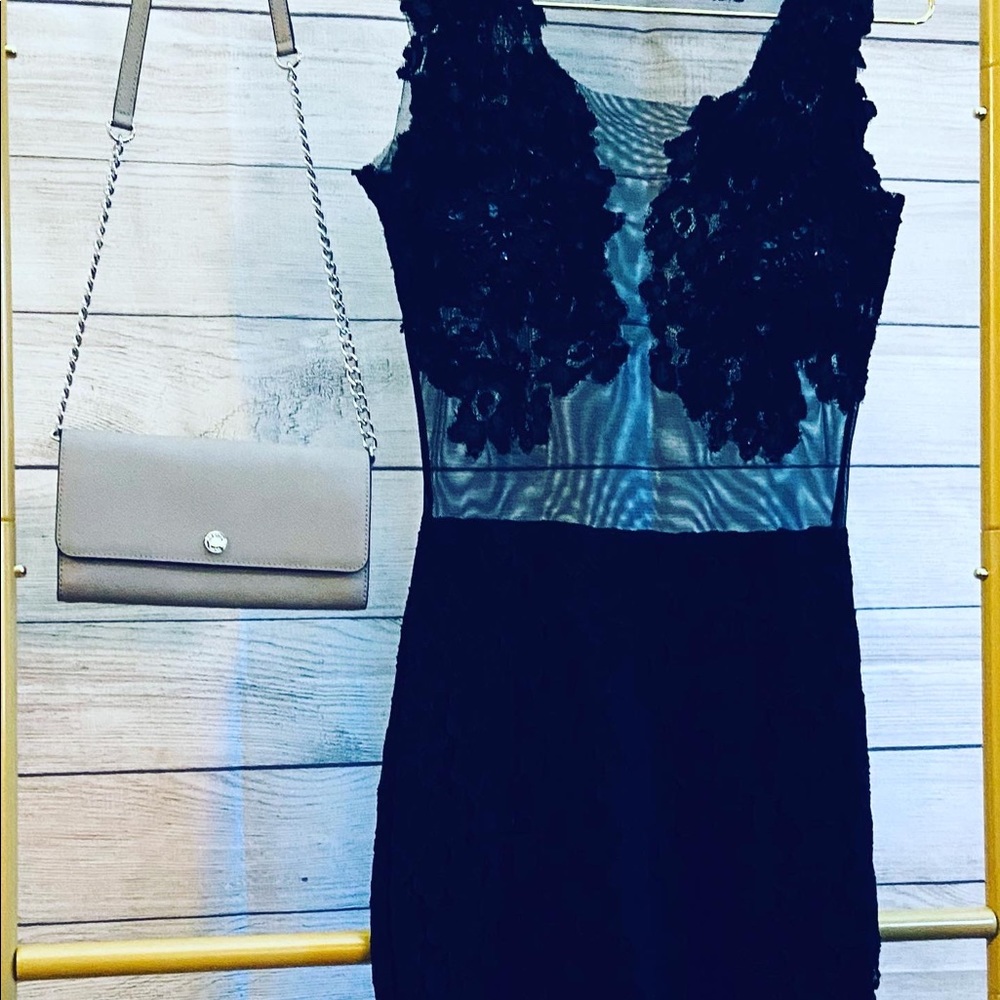 Dress - Picture 7 of 10